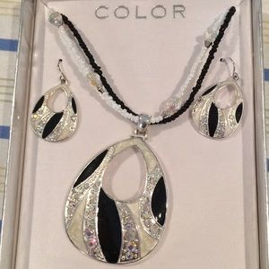 Necklace & earring set. Zebra design w/ crystals